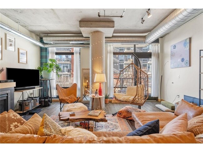 Building Photo - 720 N 4th St