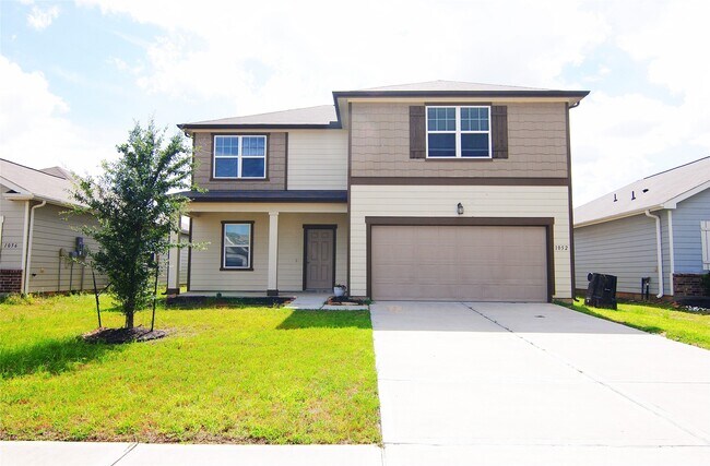 Building Photo - 1052 Water Oak Ln