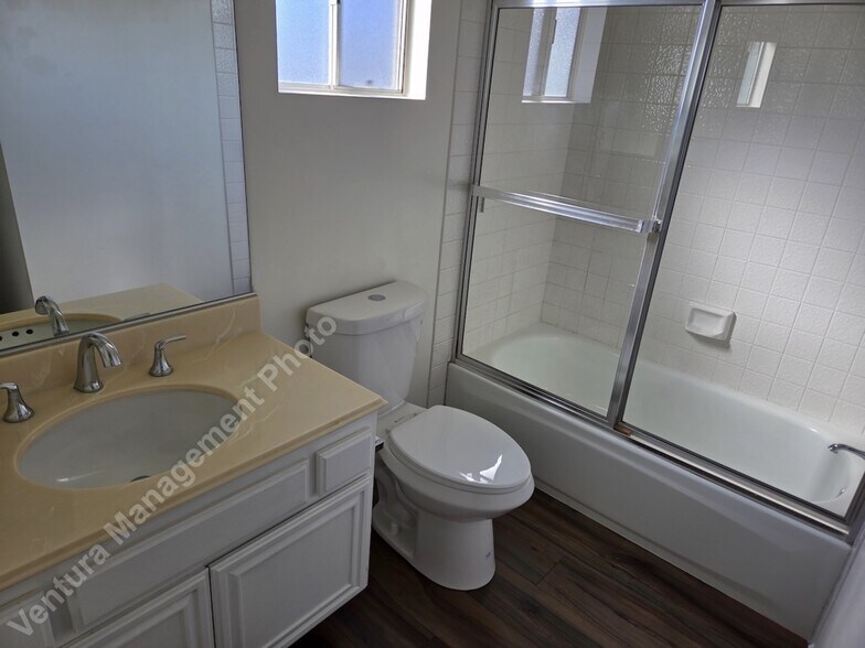 Building Photo - 725 Azure Hills Dr
