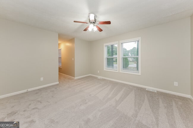 Building Photo - 285 Blue Heron Dr