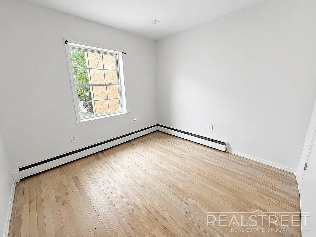 Building Photo - 294 Tompkins Ave