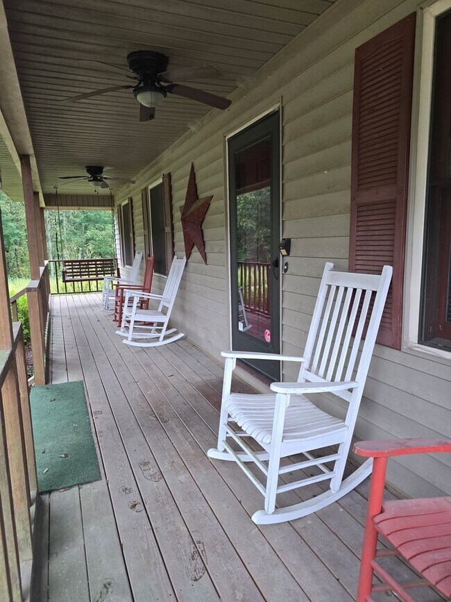 Building Photo - NEW LISTING!!!!!