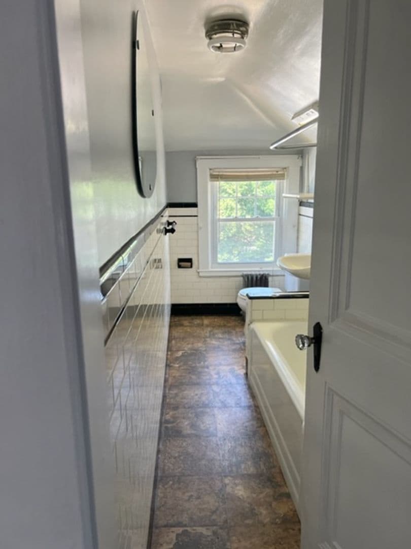 Building Photo - 2 Terino Dr