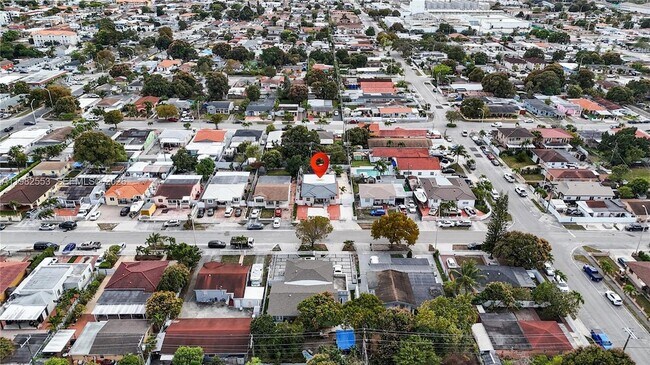 Building Photo - 172 W 17th St