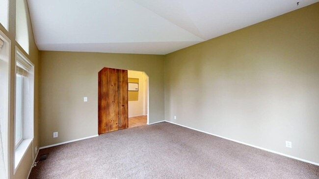 Building Photo - Wake up just steps from Penn Cove with space to spread out, store your boat, and fully enjoy Whid...