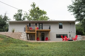 Building Photo - 1140 St Christopher St