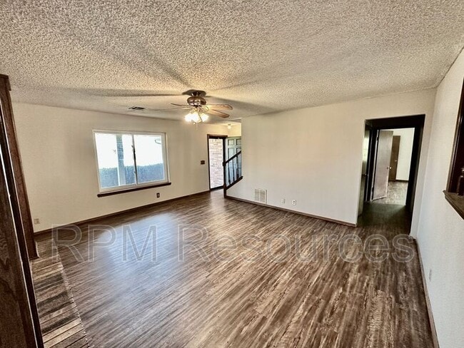 Building Photo - 1000 Juno Cir
