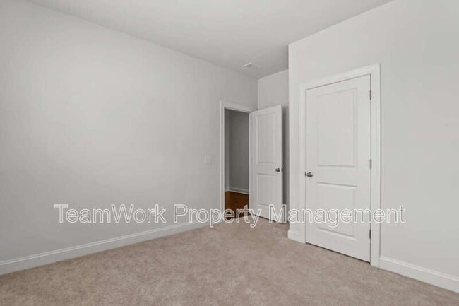 Building Photo - 316 Long Pier St