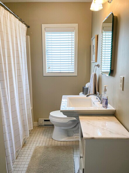 Building Photo - 40 Leonard Ave