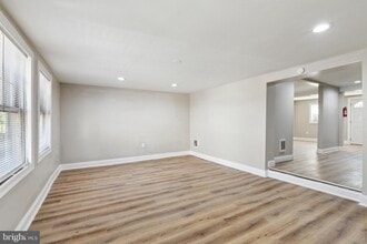 Building Photo - 614 Minor St