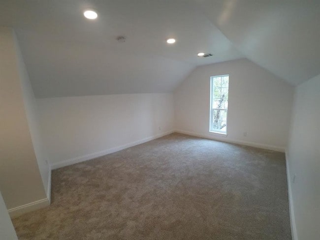 Building Photo - 10602 Riverview Dr