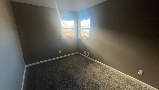 Building Photo - 5922 N 84th St