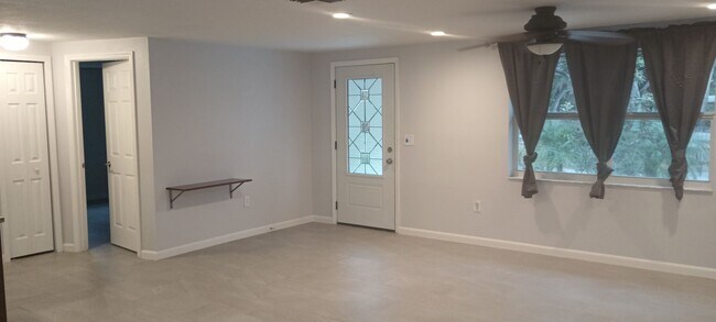 Building Photo - 6737 Udell Ln