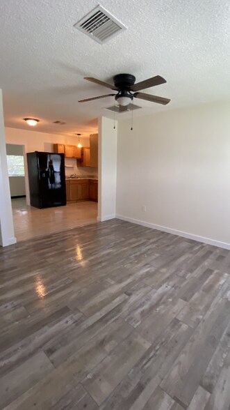 Building Photo - 5037 Bullard St
