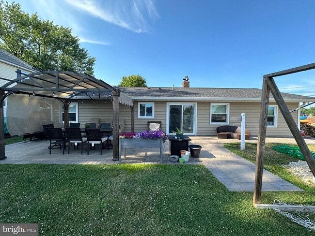 Building Photo - 31 Briaroot Ln