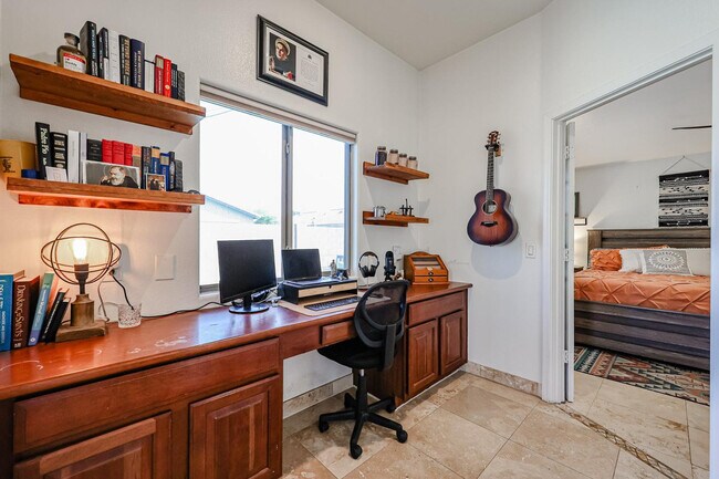Building Photo - 4010 E Sidewinder Ct