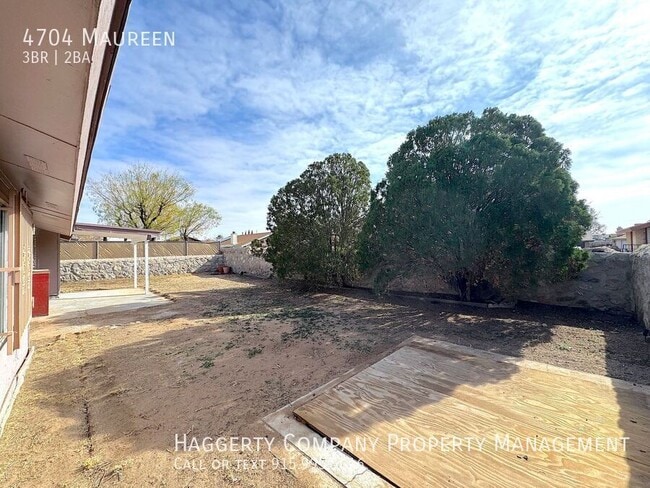 Building Photo - 4704 Maureen-