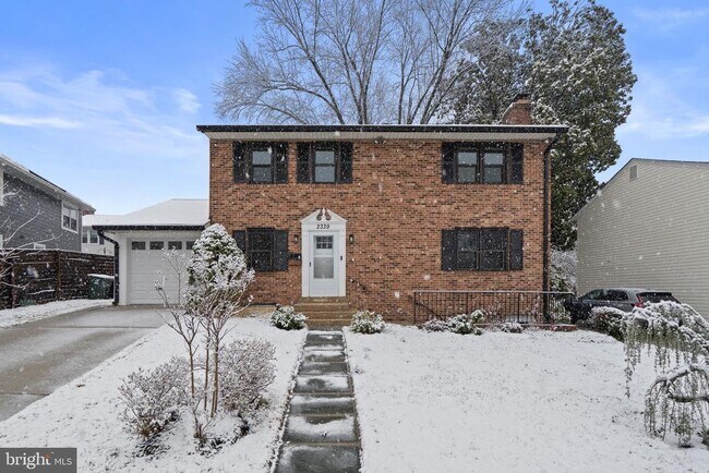 Building Photo - 2339 N Powhatan St