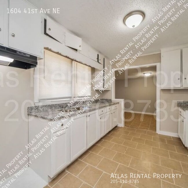 Building Photo - 1604 41st Ave NE