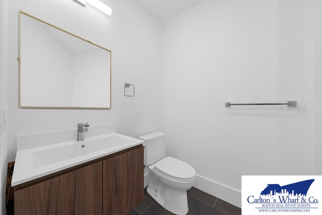 Building Photo - 218 Old Colony Ave