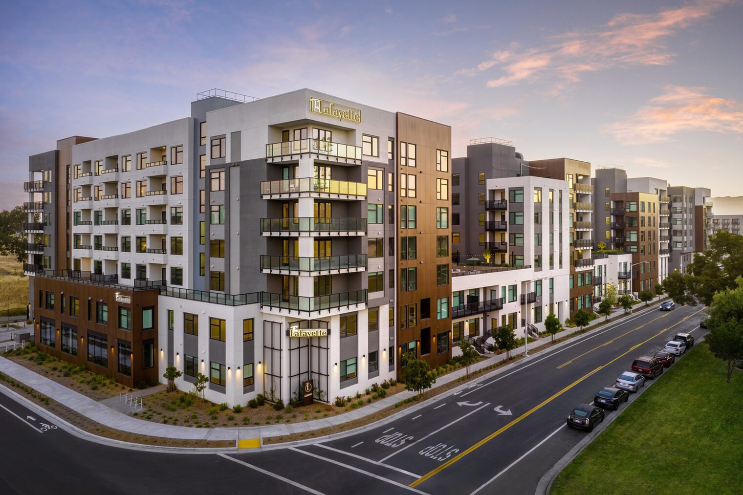 Building Photo - 2333 Calle Del Mundo