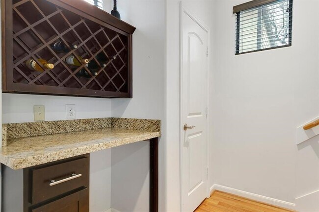 Building Photo - 1841 Radcliffe St