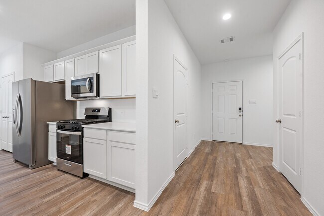 Building Photo - 3085 Emerald Ocean Dr