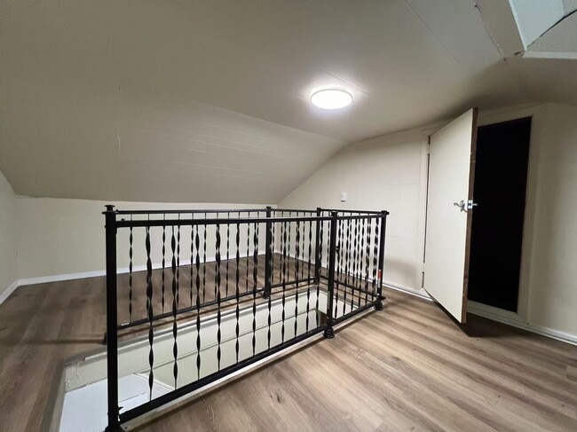 Building Photo - 39 S 13th St