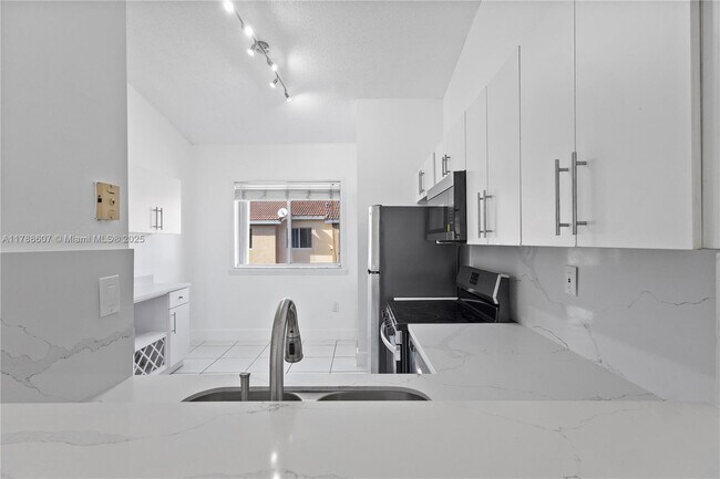 Building Photo - 13165 SW 64th Terrace