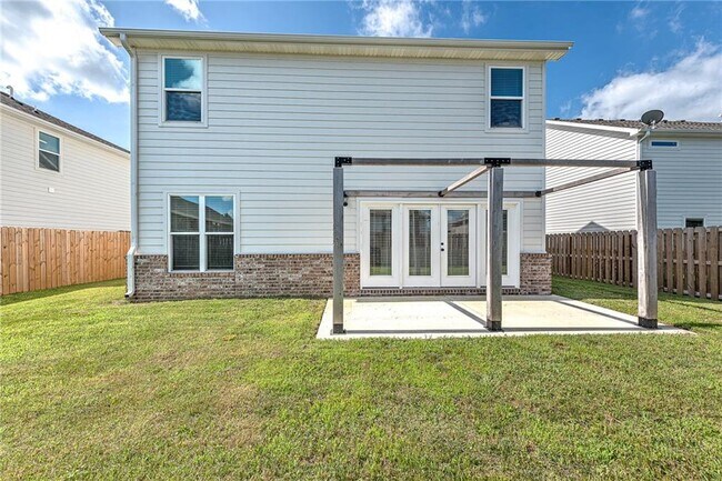 Building Photo - 2090 Wildflower Dr