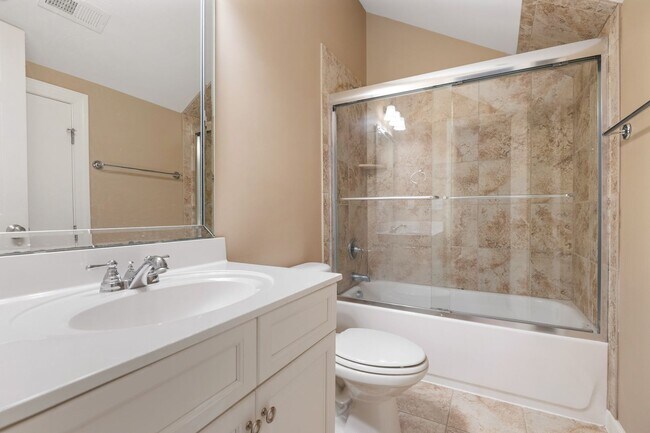 Building Photo - Gorgeous Lake Hogan Farms townhome available NOW!