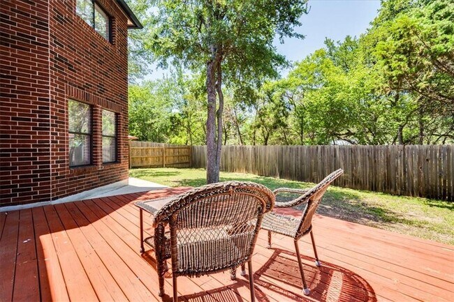 Building Photo - 809 Dogwood Trail