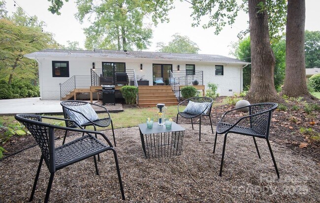 Building Photo - 3945 Rockfern Rd