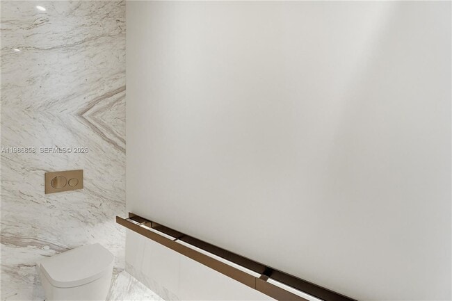 Building Photo - 5 Grove Isle Dr