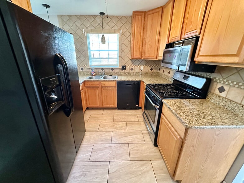 Building Photo - 78 Cedarbrook Ln