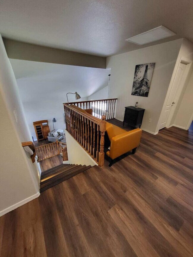 Building Photo - 8213 W Quail Ave