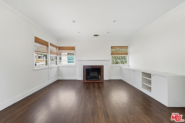 Building Photo - 3014 Sagamore Way