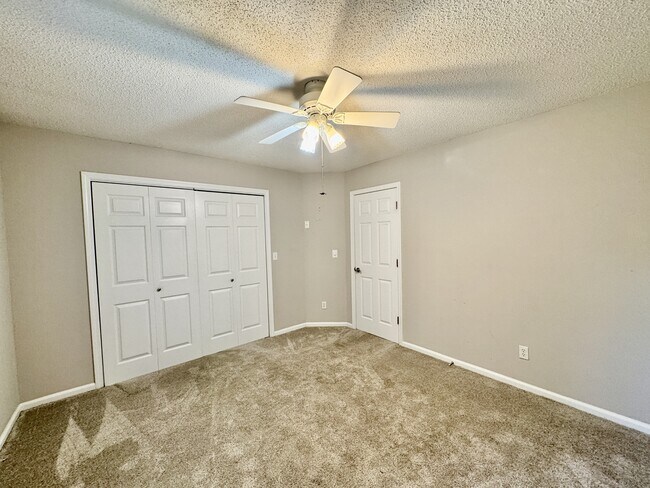 Building Photo - 218 Oligi Cir