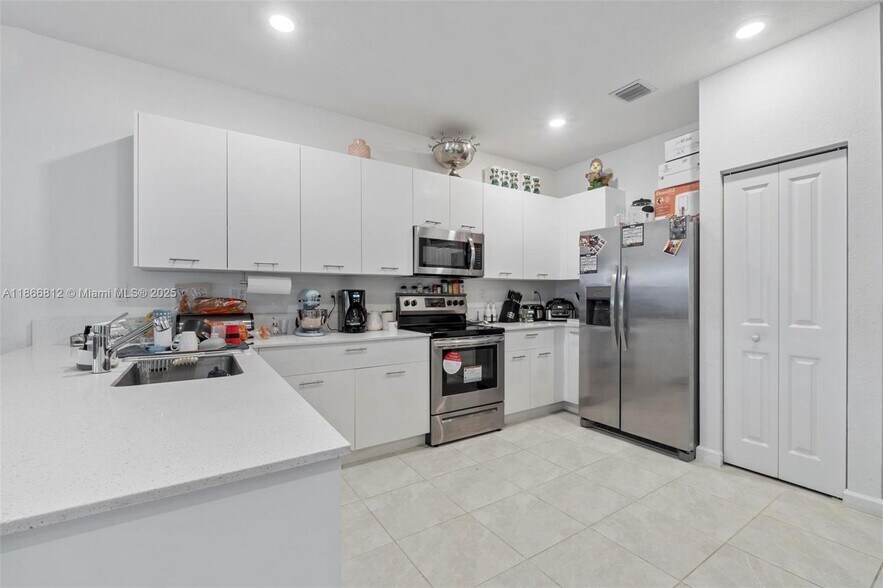 Building Photo - 12652 NW 23rd Pl