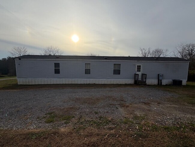 Building Photo - NEW RENTAL LISTING - NO HUD NO SECTION 8