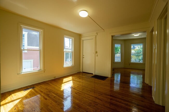 Building Photo - 107 Trinity Pl
