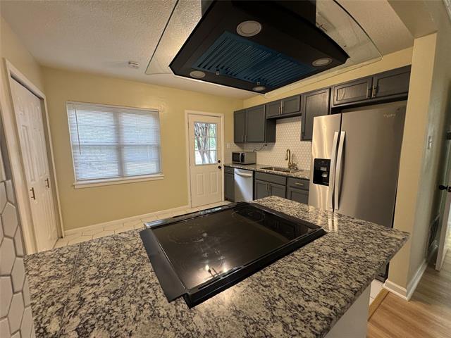 Building Photo - 204 Live Oak Ln