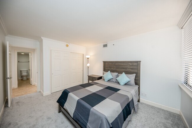 Building Photo - 3525 Sage Rd