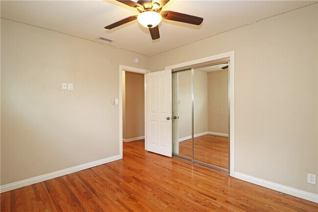 Building Photo - 412 Catalpa Ave
