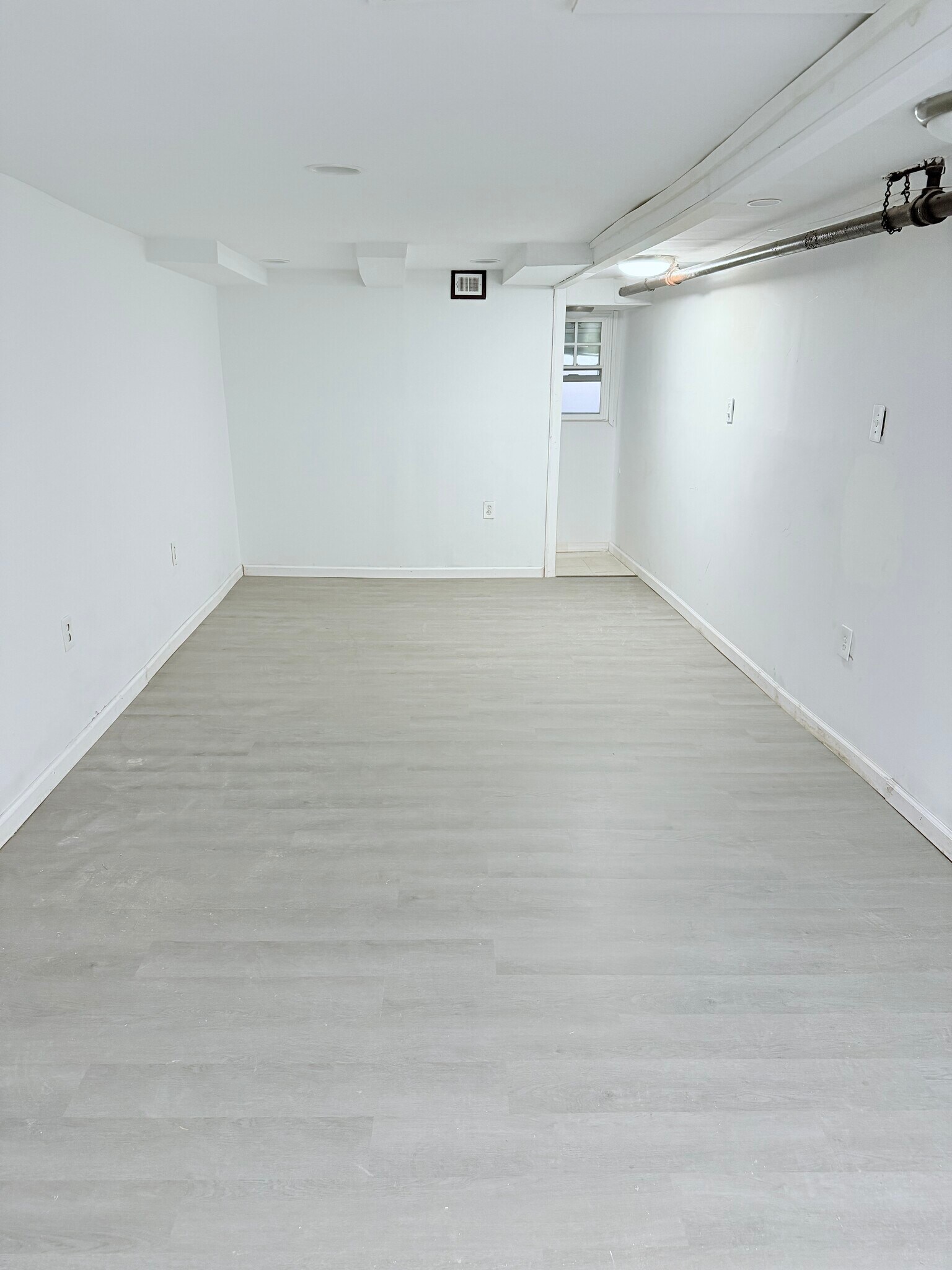 Building Photo - 428 S 57th St