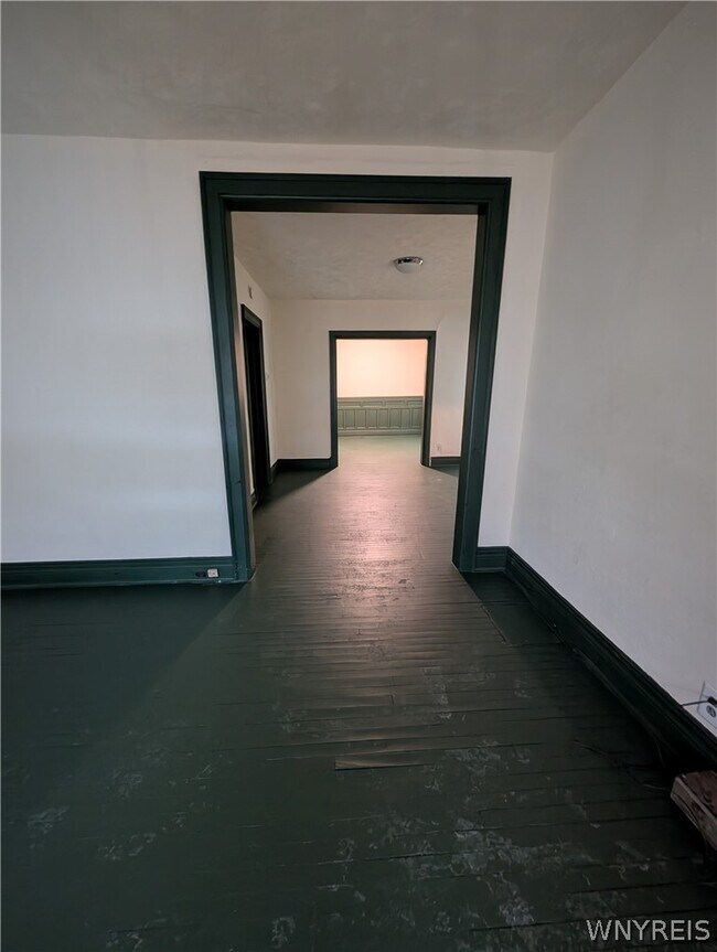 Building Photo - 67 Barton St