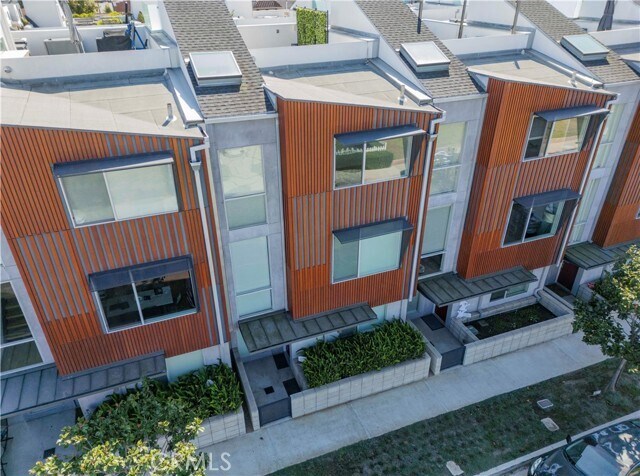 Building Photo - 6566 W 85th Pl