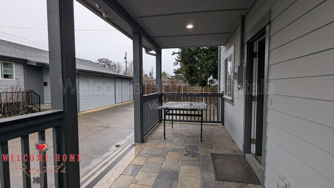 Building Photo - 4520 S Thompson Ave