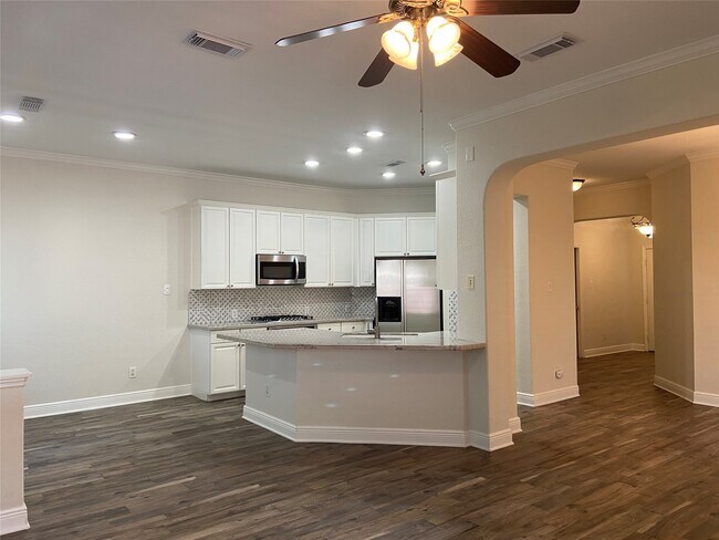 Building Photo - 130 S Veranda Ridge Dr