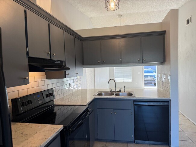 Building Photo - Duplex